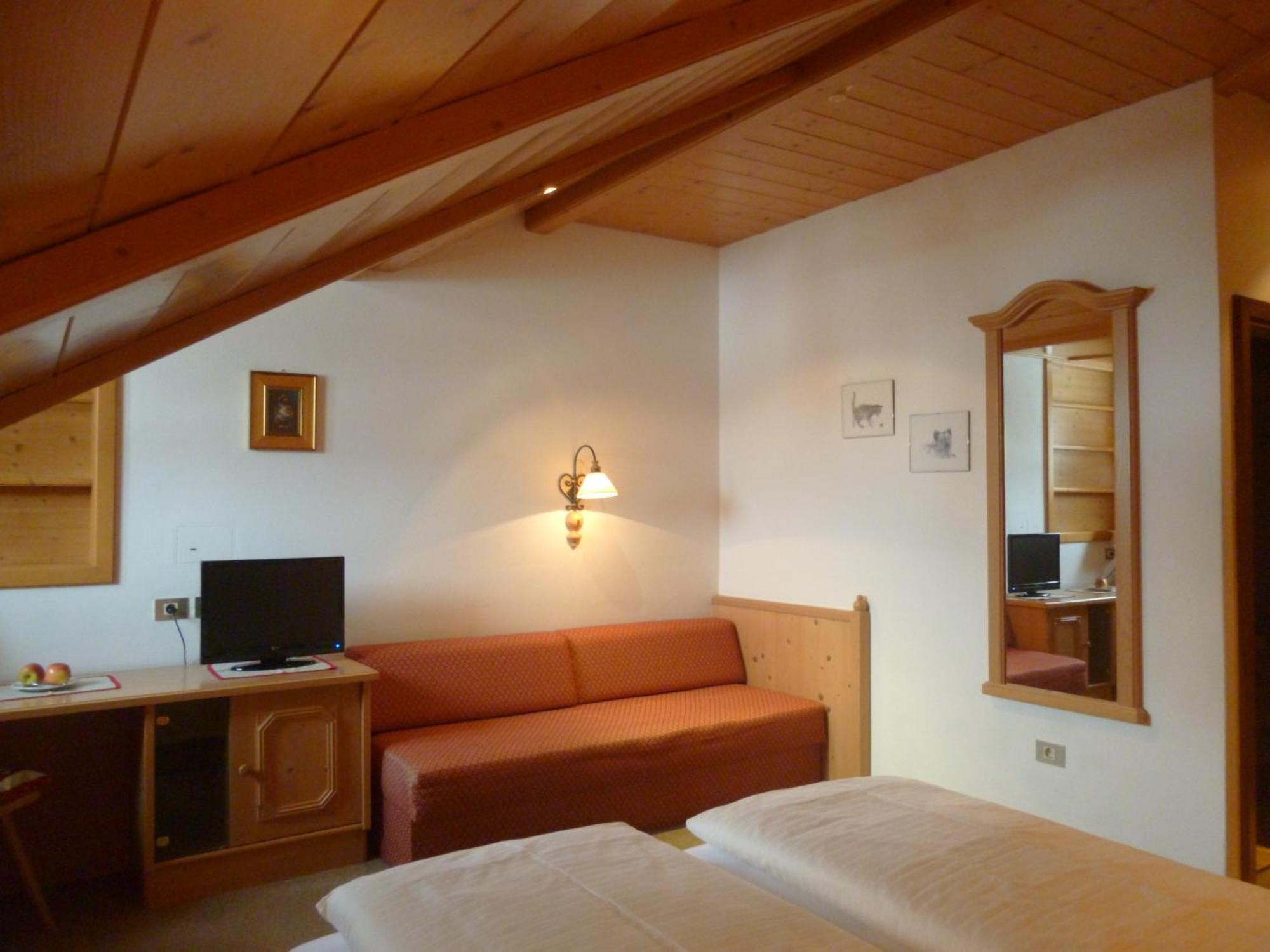 Hotel Holzer Sexten Habitación foto